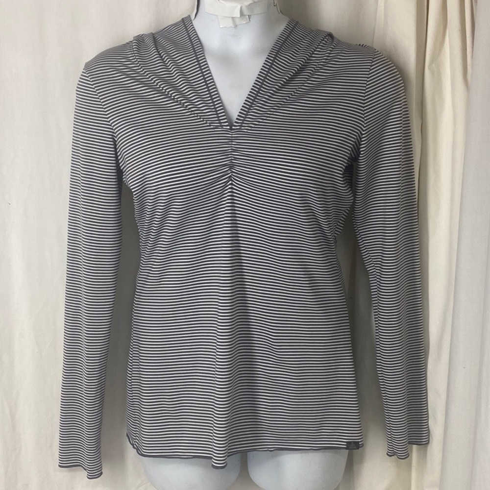 PRANA M PERRY Pullover Gray White Tunic Hoodie Ruched Bodice Top Dry Fit